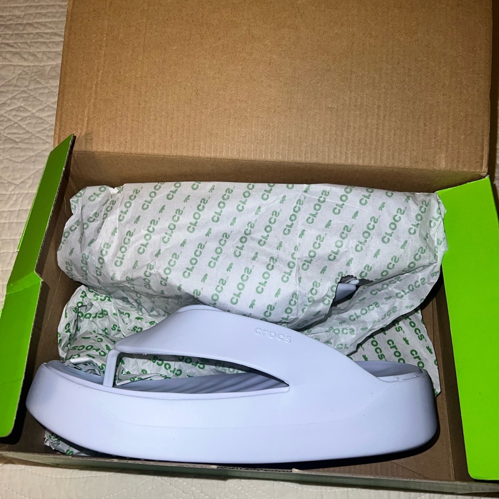 NIB CROCS Platform Sandals